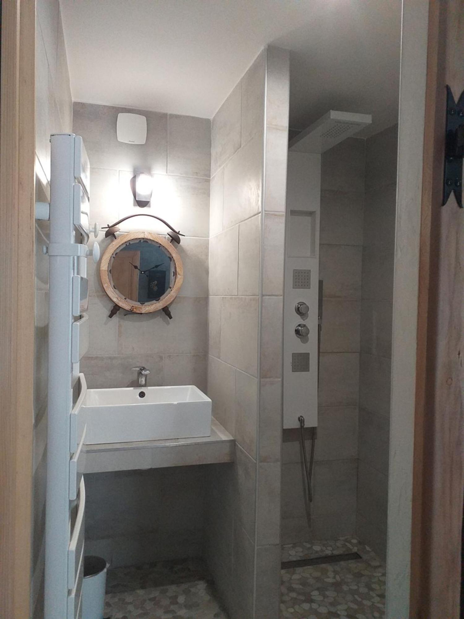 La BerryCurienne proche du Zoo de Beauval Saint-Aignan avec SDB, WC ET SPA PRIVATIF pour chaque chambre Luçay-le-Mâle Chambre photo